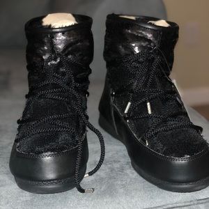 New black sequin Moon Boots authentic